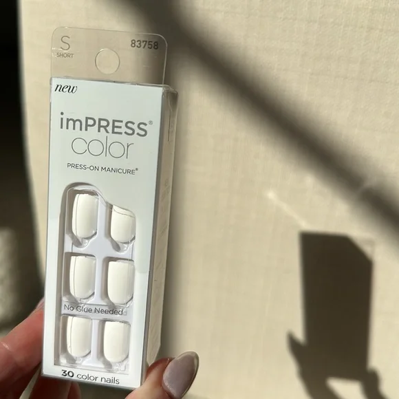 Kiss Press on Nails 4 pack New